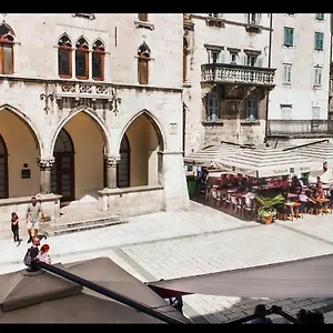 Old Square Split